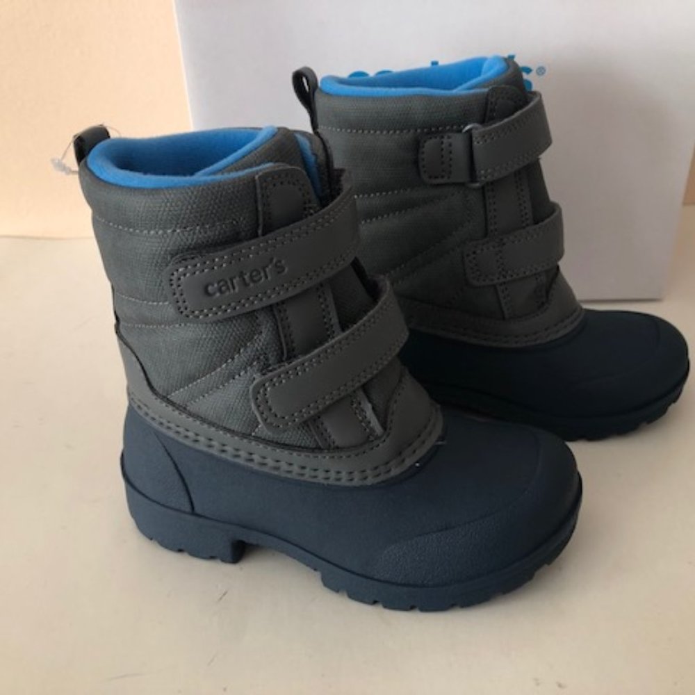 CARTERS Deltha Lug Sole Boot. Waterproof snow boot for boy or girl. Size: 7, 9 - Picture 2 of 11